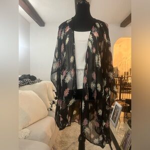 Bcbg floral kimono